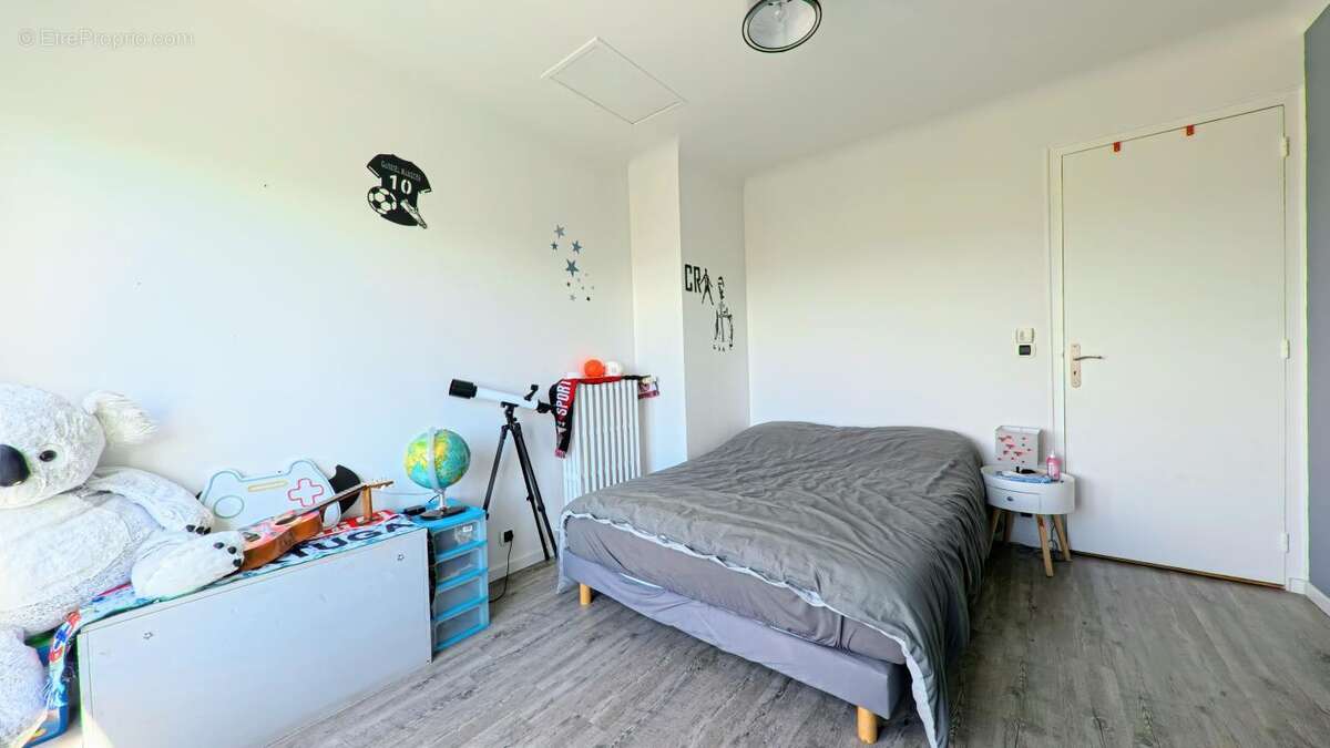 Maison à CHENNEVIERES-SUR-MARNE