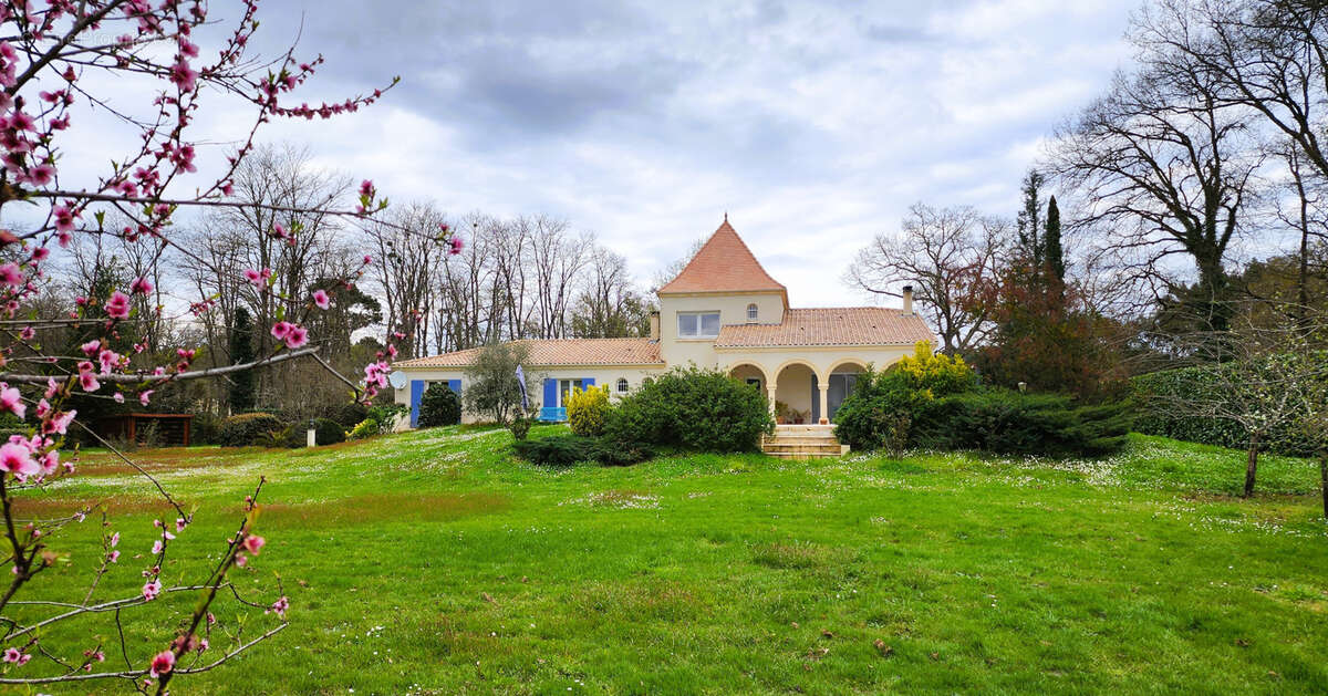 Maison à FOURQUES-SUR-GARONNE