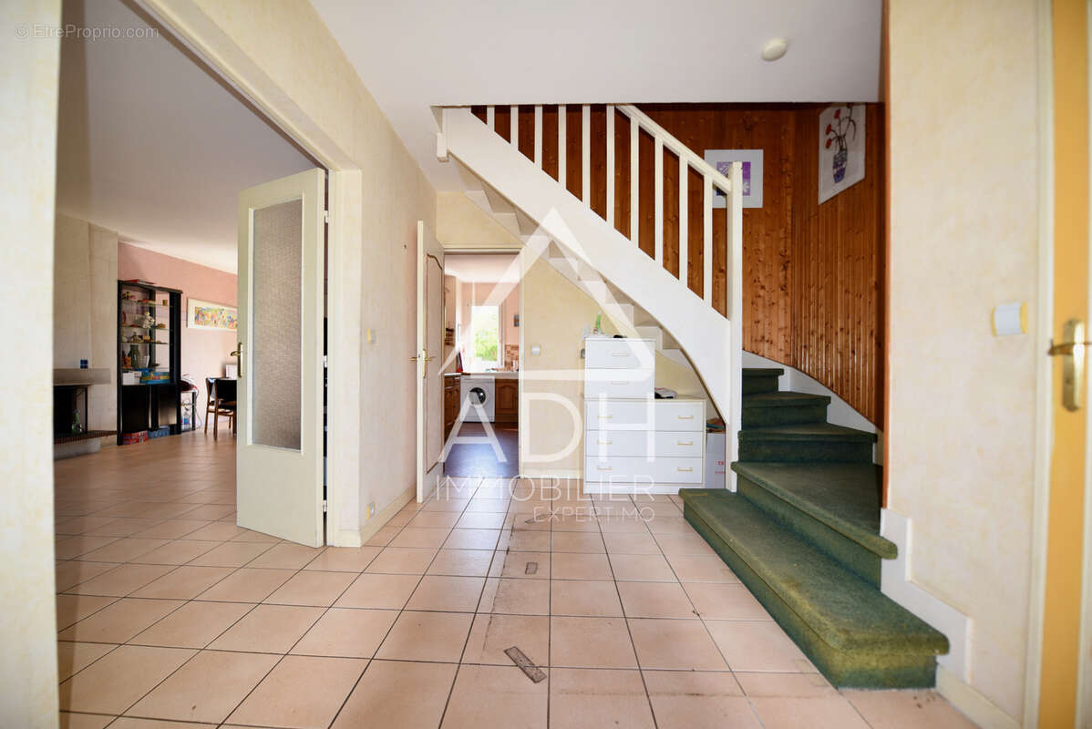 A VENDRE A JOUARS PONTCHARTRAIN Maison 6 pièces / 4 chambres - 116,60m2 - photo 3