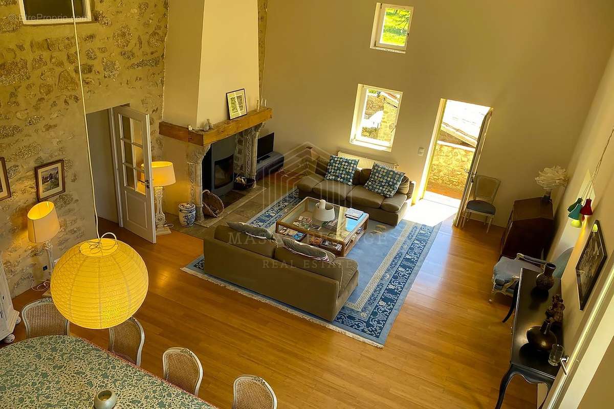 Maison à SAINT-LAURENT-DE-CERDANS