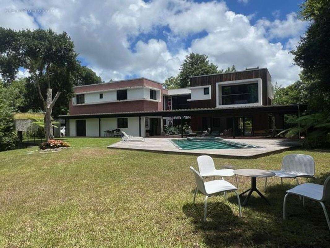 Maison à FORT-DE-FRANCE