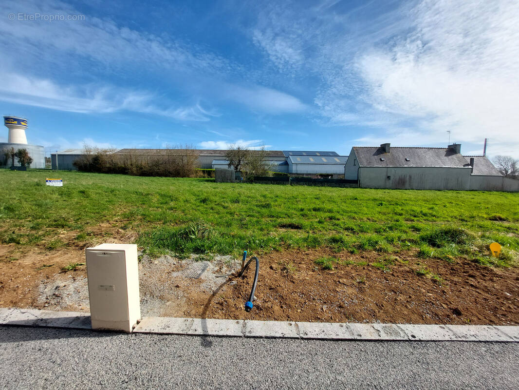 Terrain à POULDREUZIC