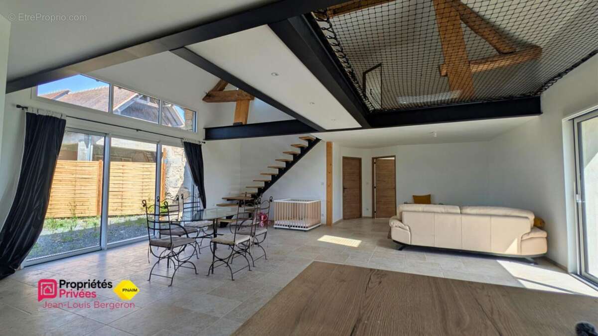 Maison à VERNOU-SUR-BRENNE