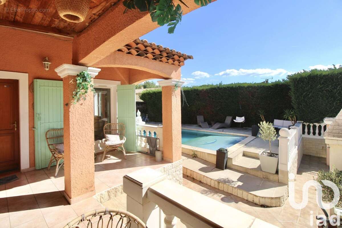 Photo 2 - Maison à CHATEAUNEUF-LE-ROUGE
