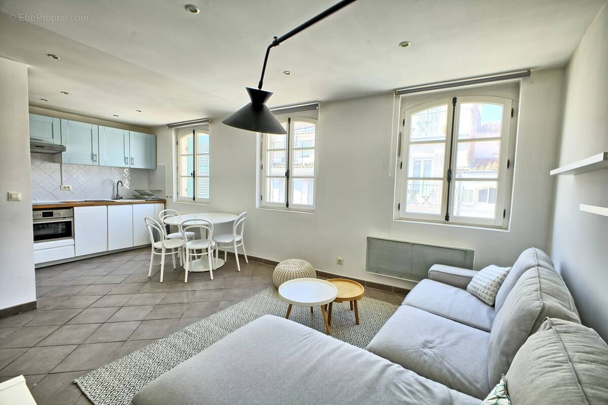 Appartement à MARSEILLE-1E