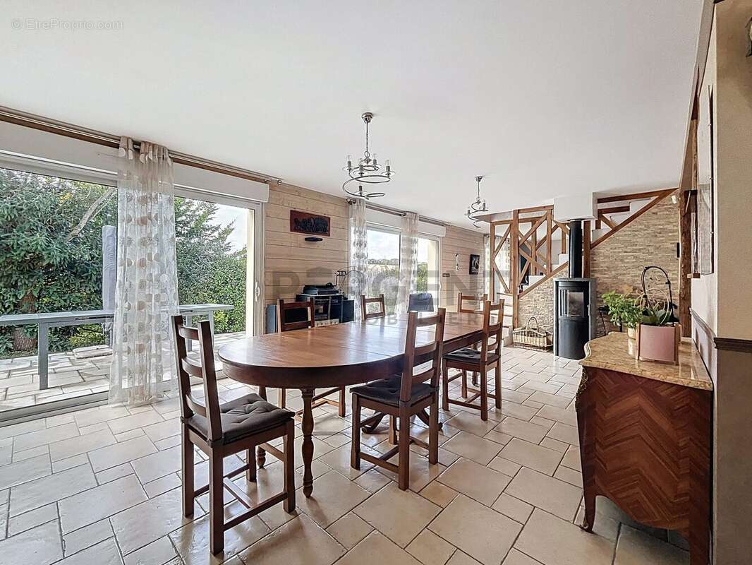 Maison à CONDE-LES-HERPY