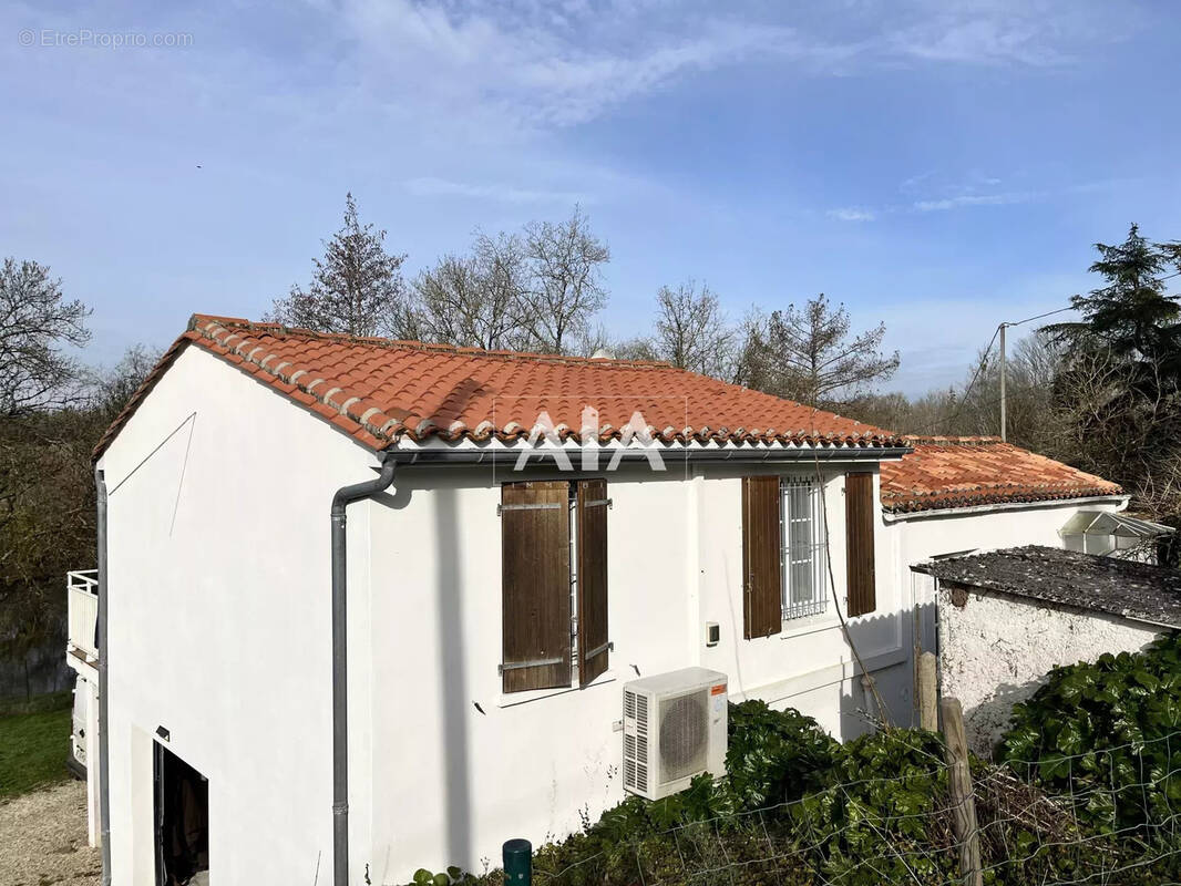 Maison à VILLOGNON