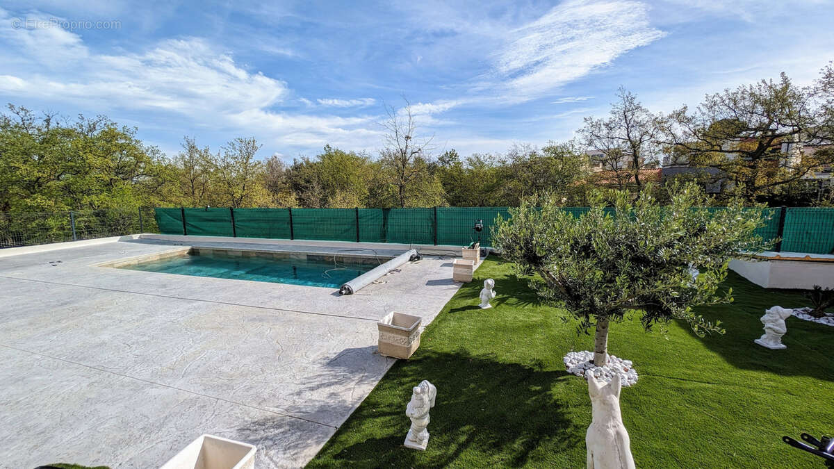 Maison à VILLELONGUE-DELS-MONTS