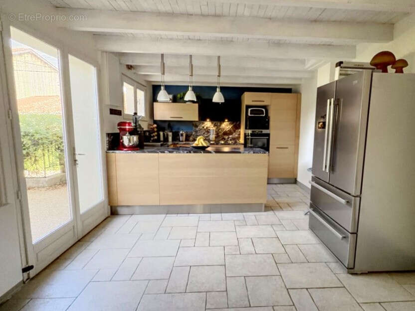 01160   Sur les hauteurs de Pont-d'Ain : Maison familiale rénovée avec dépendance de 300 m2 et garage de 70m2 - photo 10