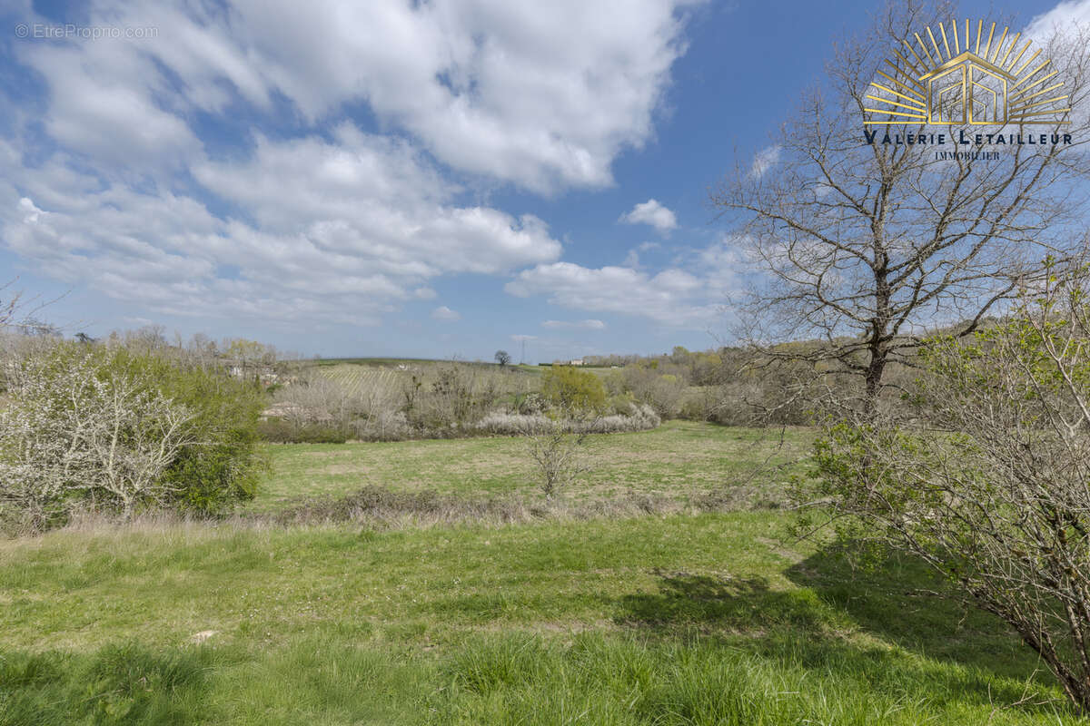 Maison à BEYCHAC-ET-CAILLAU
