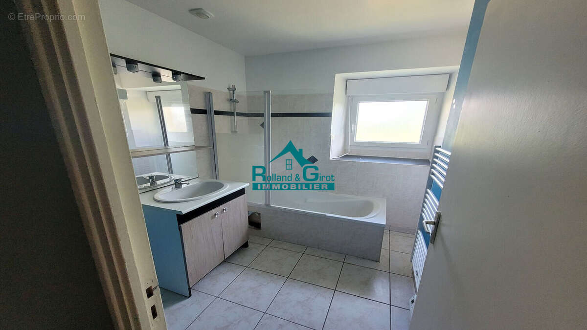 Maison 4 pièces à vendre à Saint Aubin d'Aubigné - Réf 5498FM - photo 4