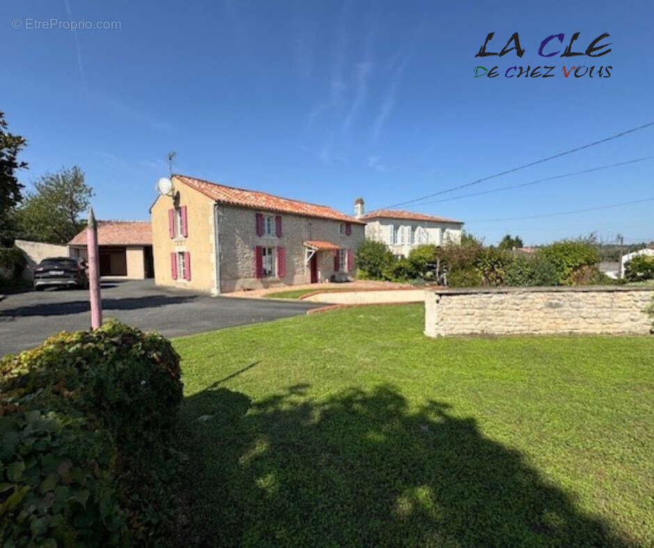 Maison à FONTENAY-LE-COMTE