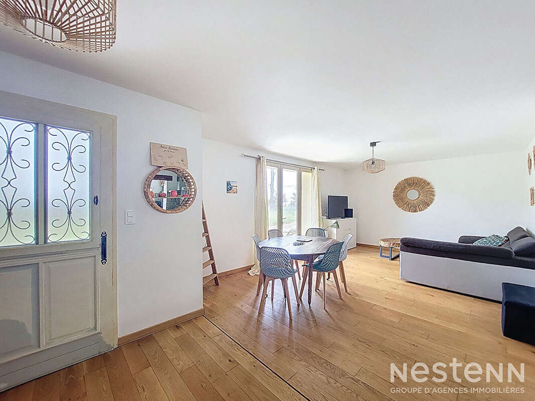 Maison à SAINTE-MAURE-DE-PEYRIAC