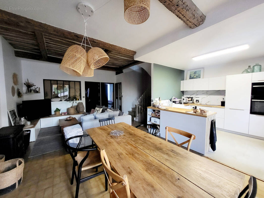 Maison à POUZOLLES