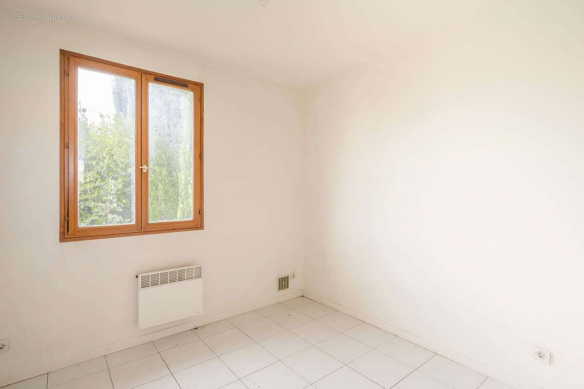 Appartement à LES PAVILLONS-SOUS-BOIS