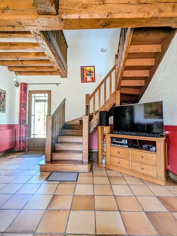 Maison de 218 m² sur une superbe parcelle de 15 948 m² - photo 11