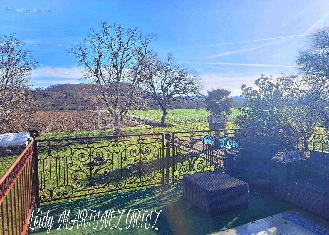 Maison à VIC-FEZENSAC