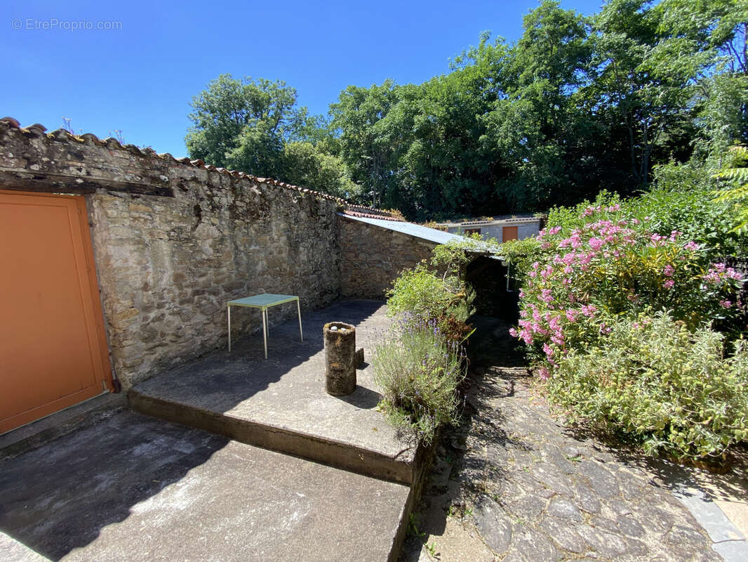 Maison à NESMY