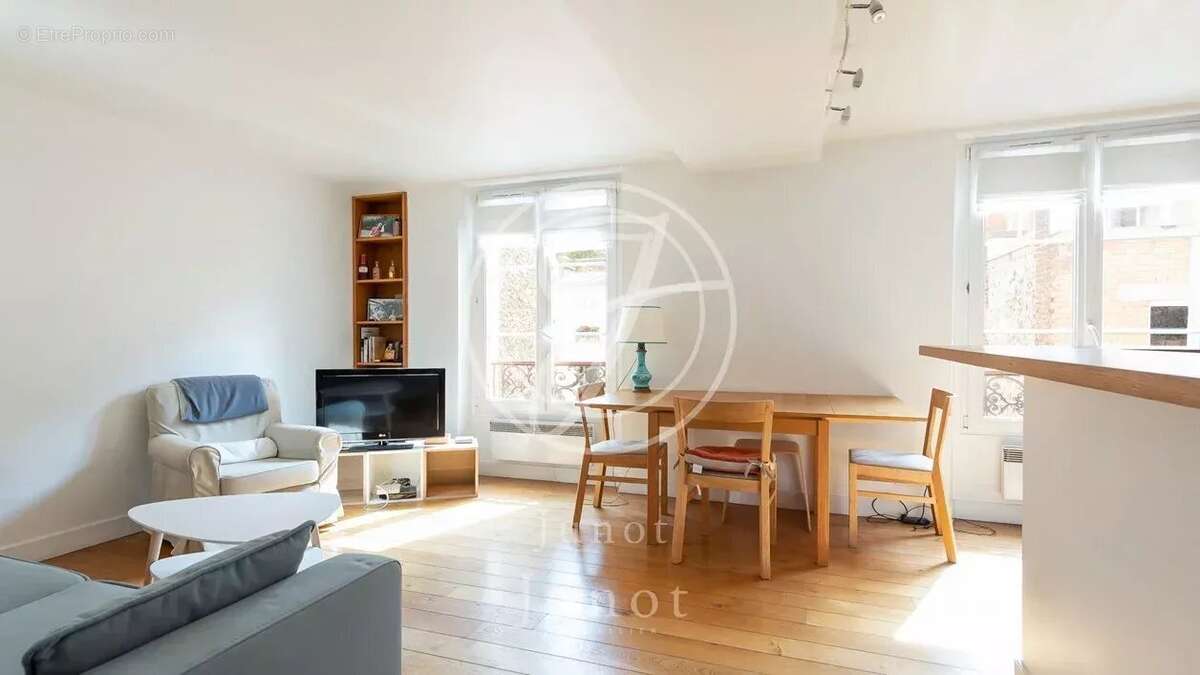 Appartement à PARIS-17E