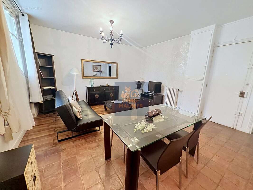 Salon - Appartement à PARIS-18E