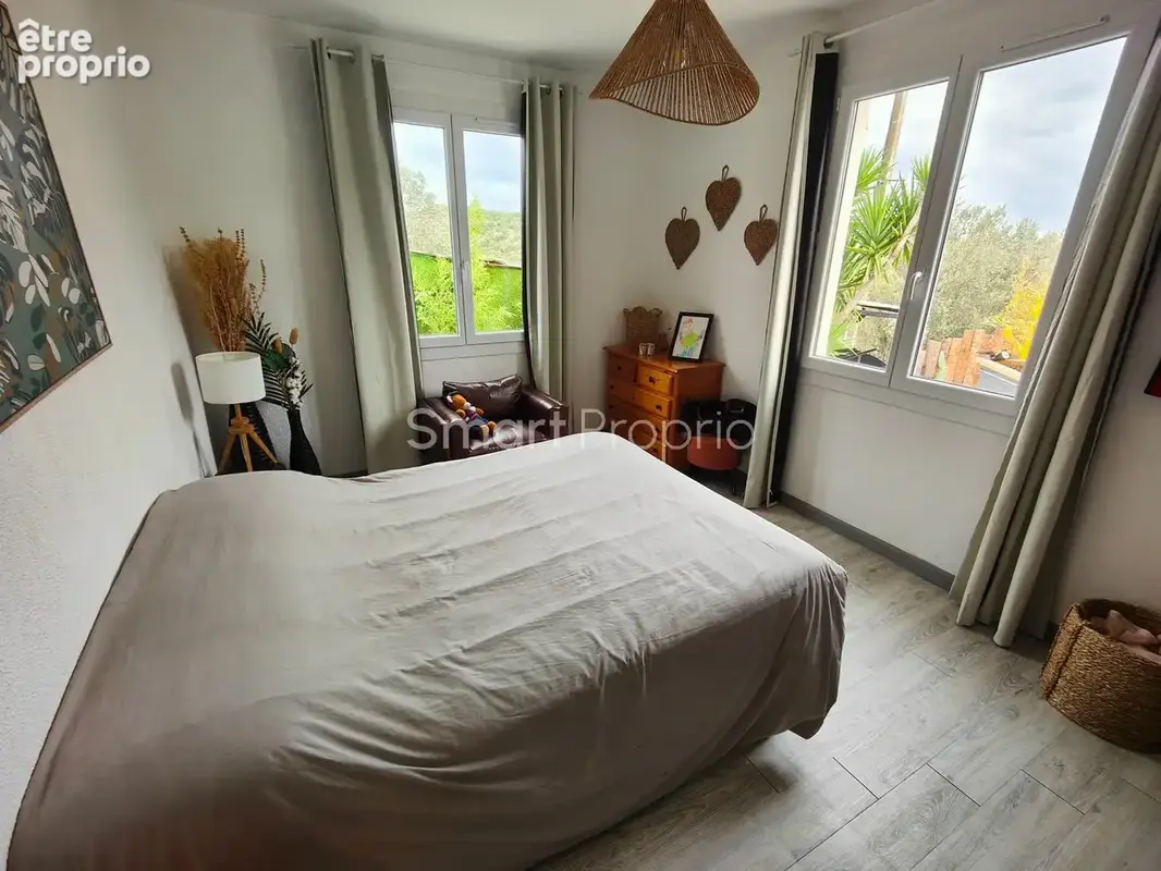 jolie maison de plain-pied *piscine bois semi-enterrée * secteur calme et recherché* vue dégagée - photo 11