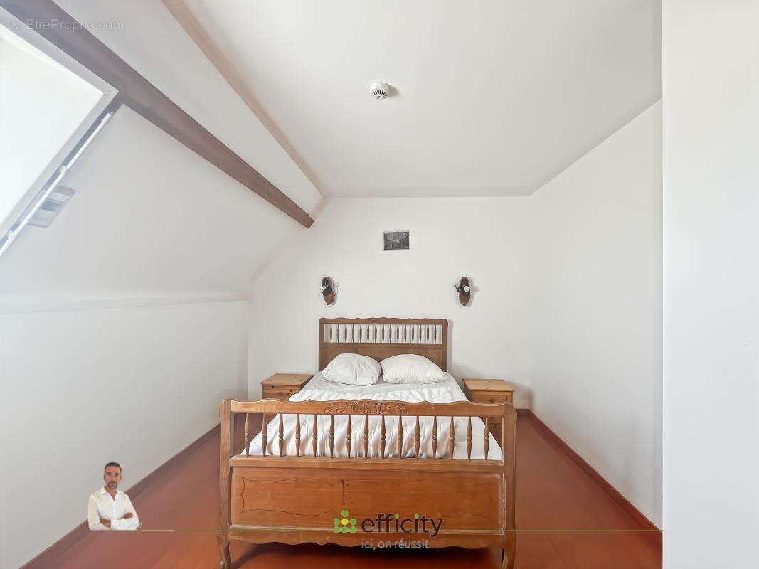 Maison 214 m² à Besse-Et-Saint-Anastaise  - photo 6
