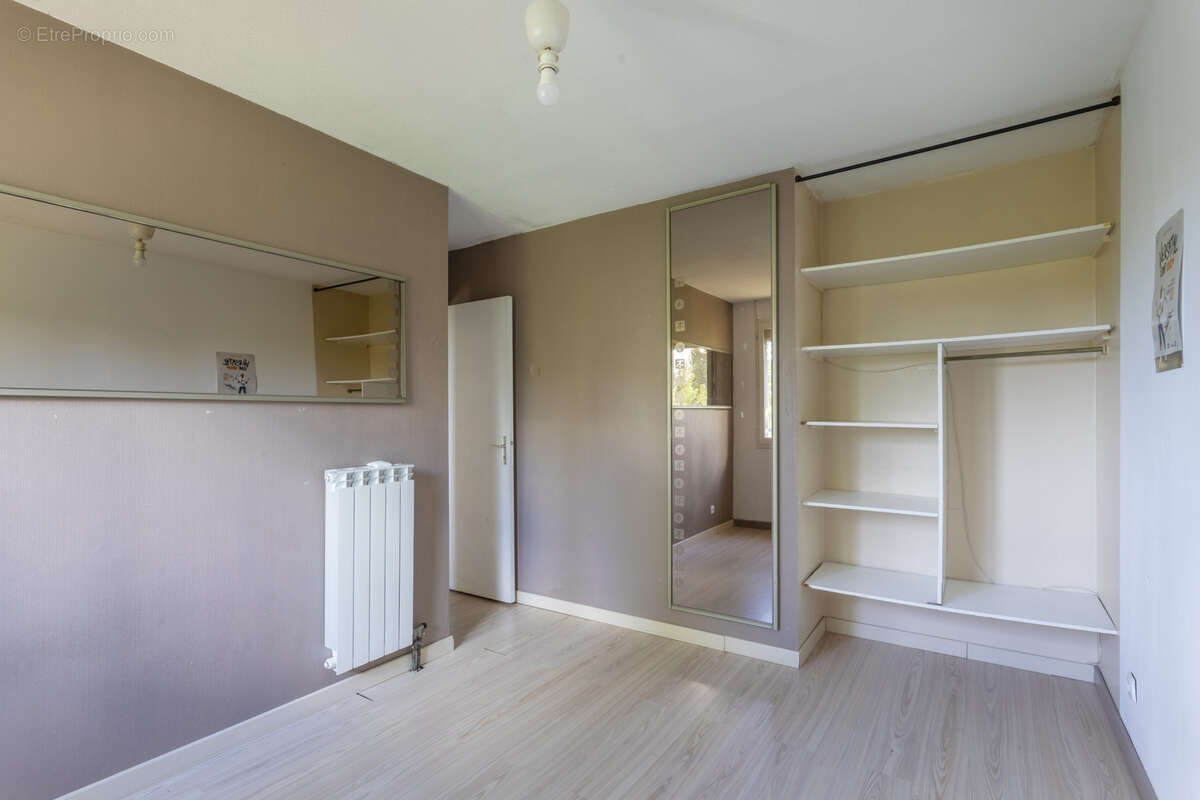 Maison à SIMIANE-COLLONGUE