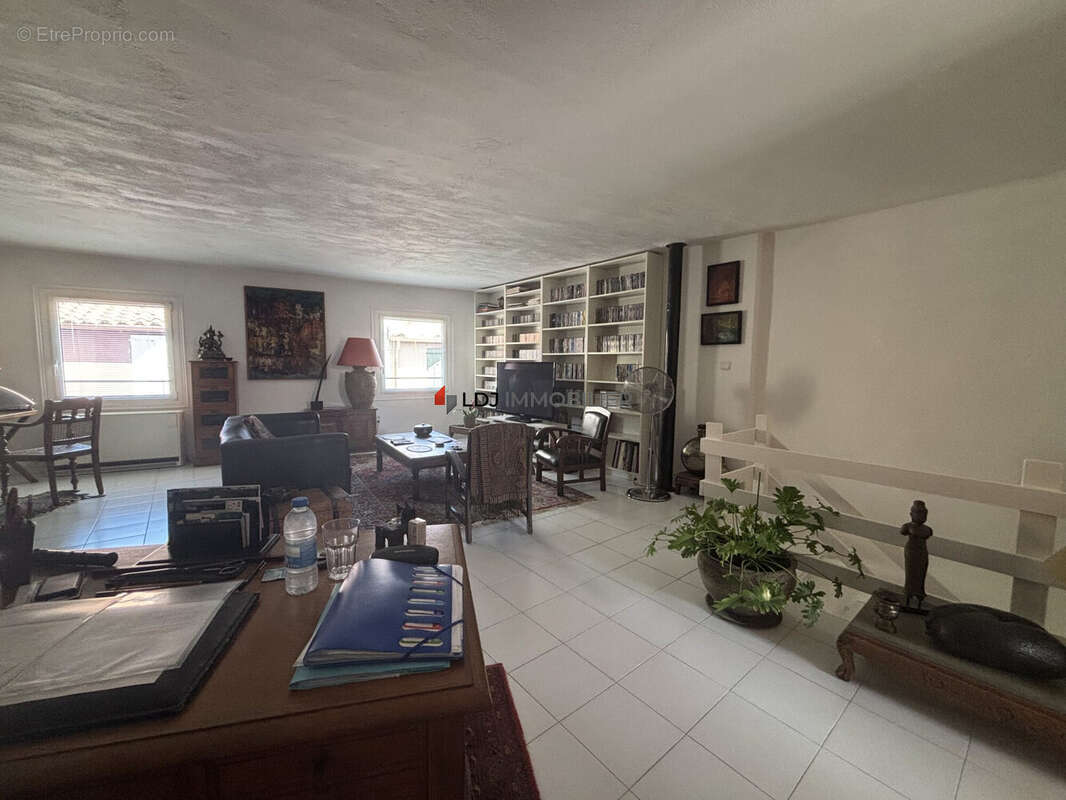 Maison 224 m² à Rivesaltes  - photo 6