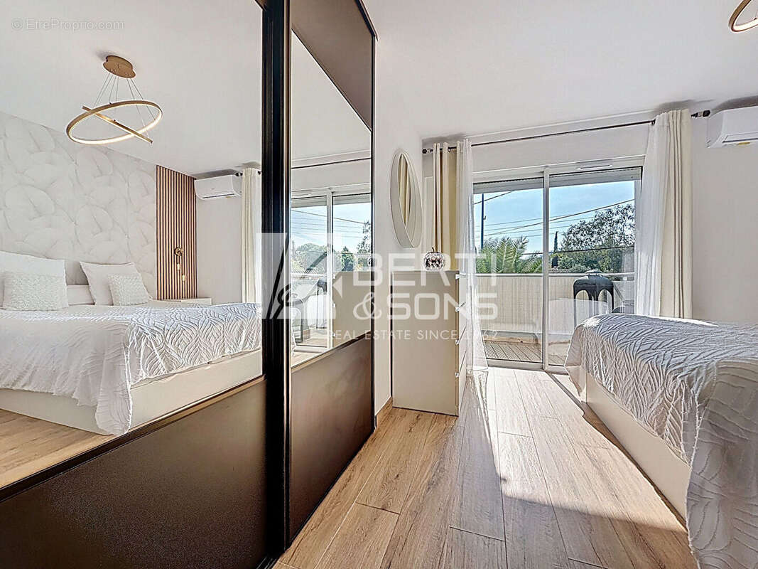 Appartement à MANDELIEU-LA-NAPOULE