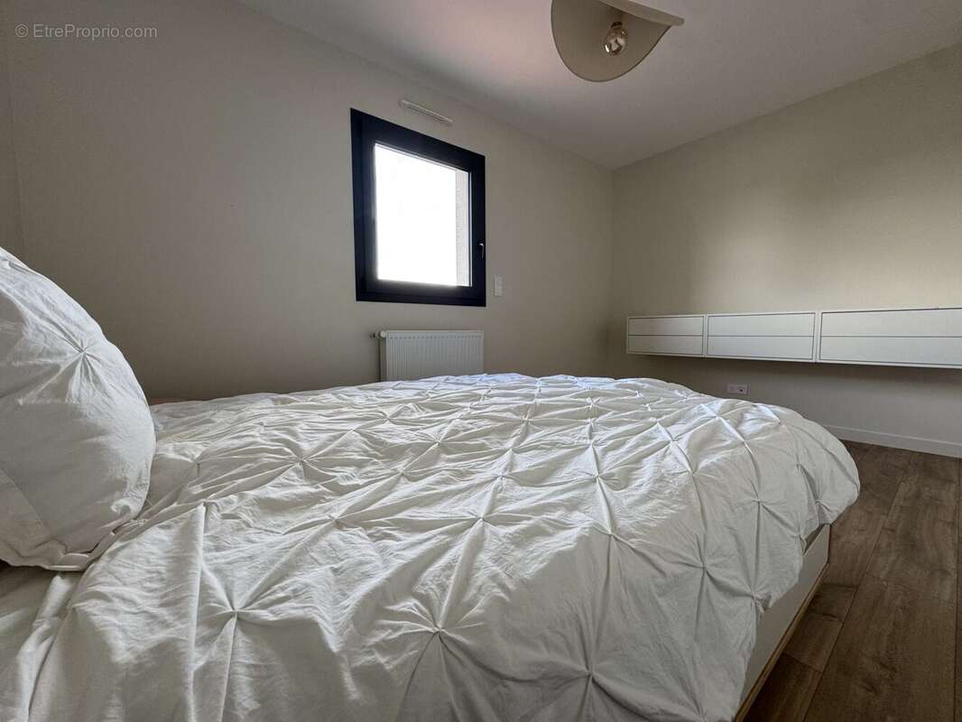 Maison à YSSAC-LA-TOURETTE