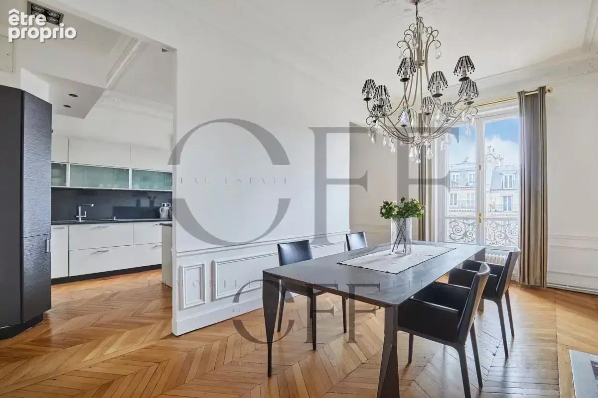 PARIS 8ᵉ – PLACE DES TERNES – Appartement Haussmannien d'exception – 180 m² - photo 2