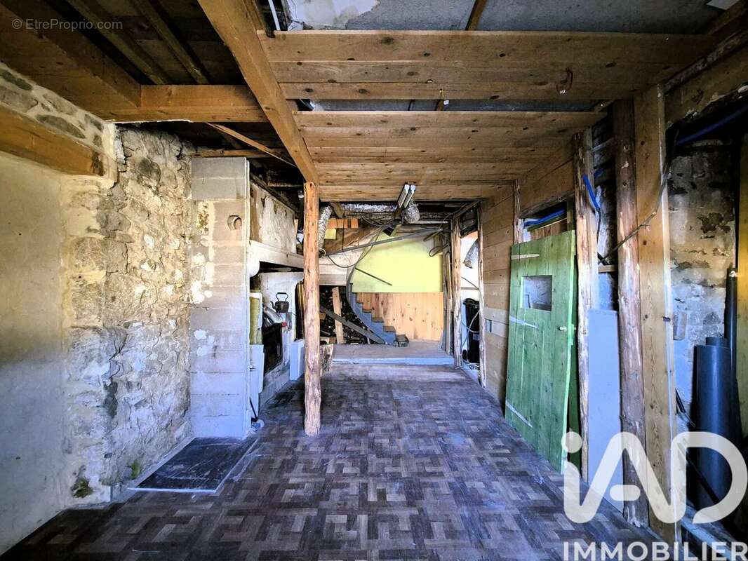 Maison 132 m² à Fournols  - photo 7