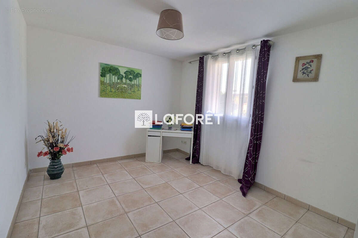 Maison Cuers 4 pièce(s) 115 m2 - photo 7
