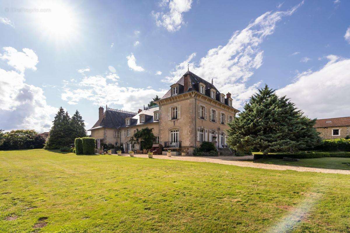 Maison à BUSSIERE-GALANT