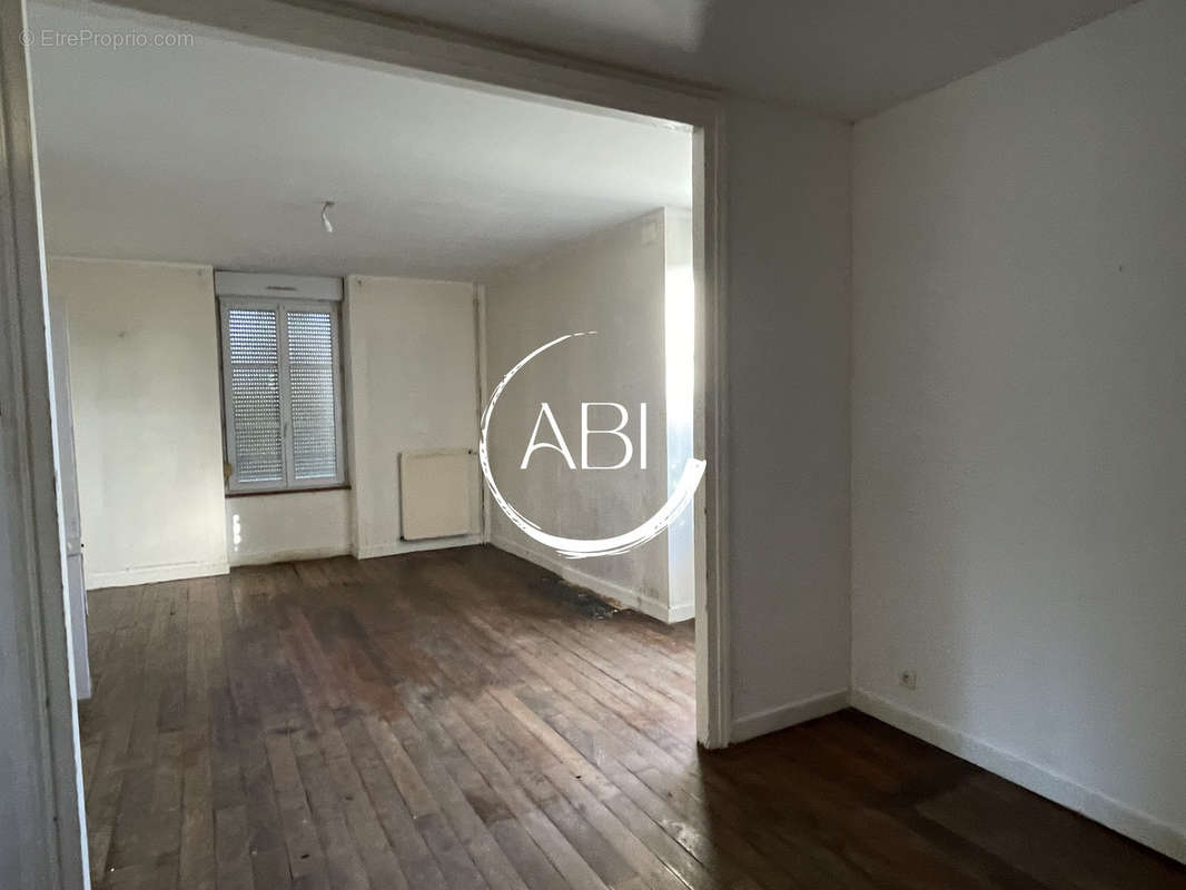 Maison à JOUE-DU-BOIS