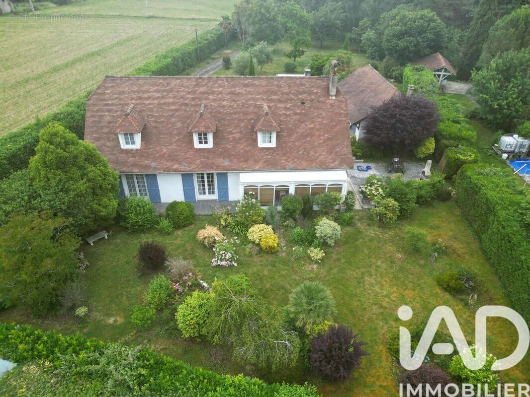 Photo 3 - Maison à NAVAILLES-ANGOS