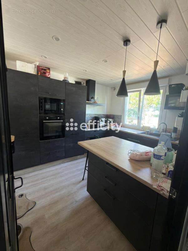 Maison 208 m² à Saint-Molf  - photo 8