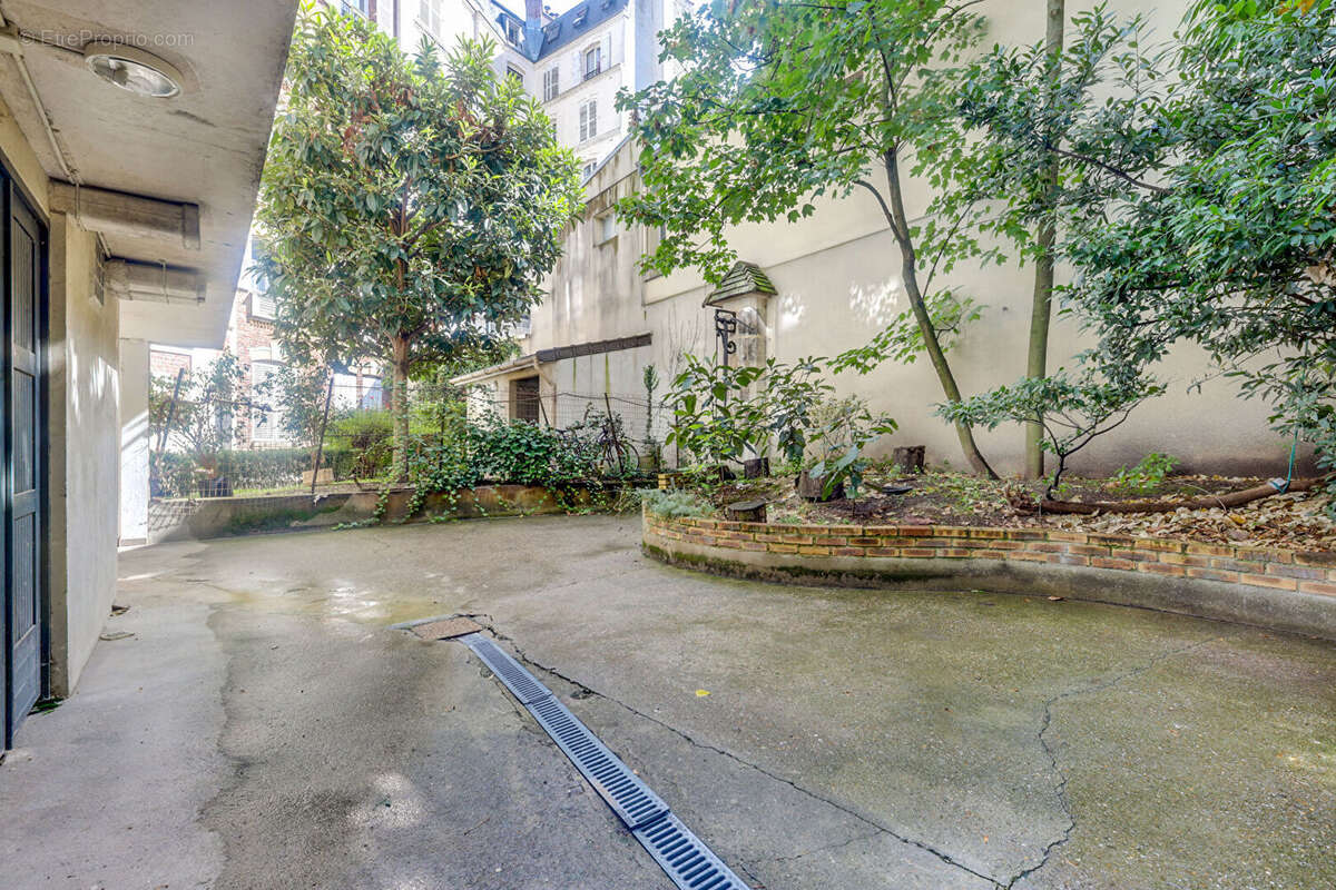 Appartement à PARIS-14E