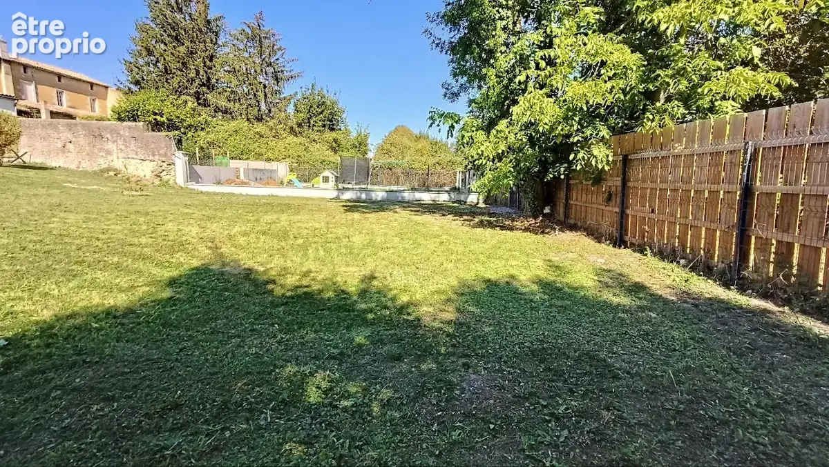 Blaye centre à pied   Maison en pierre   Jardin 1 212 m2 sans vis-à-vis   DPE C - photo 21