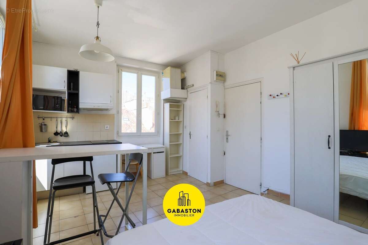 Appartement à MARSEILLE-1E