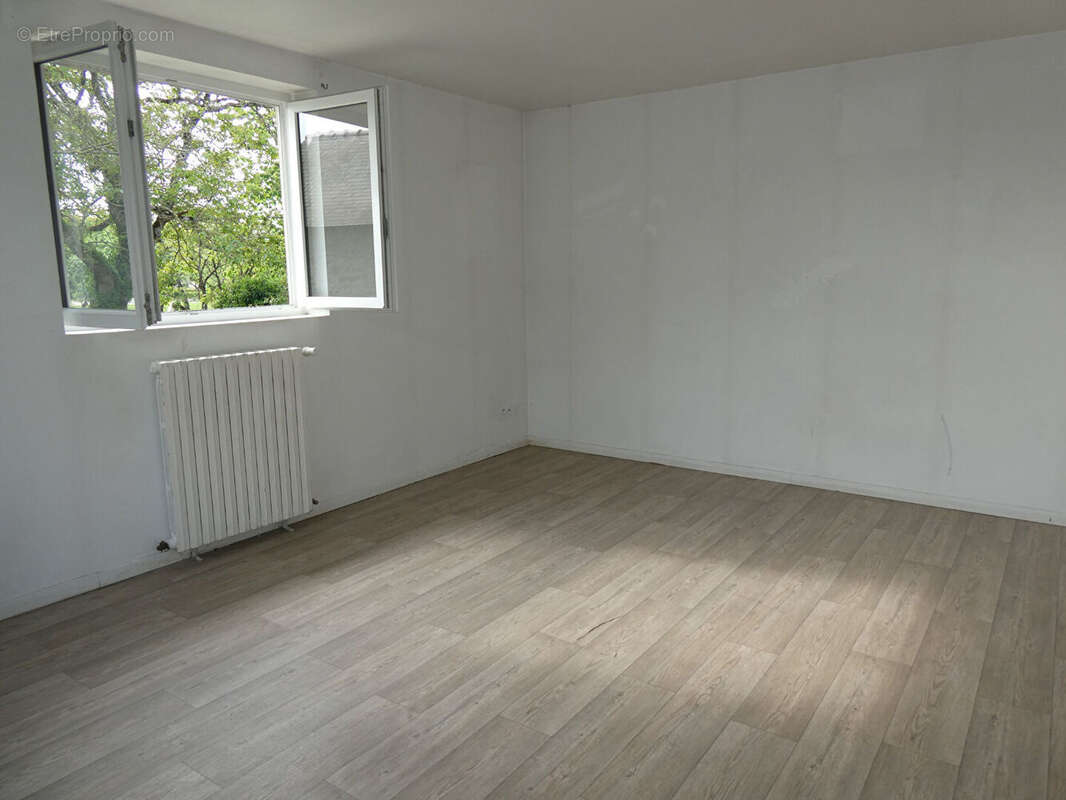 Maison à COMMER