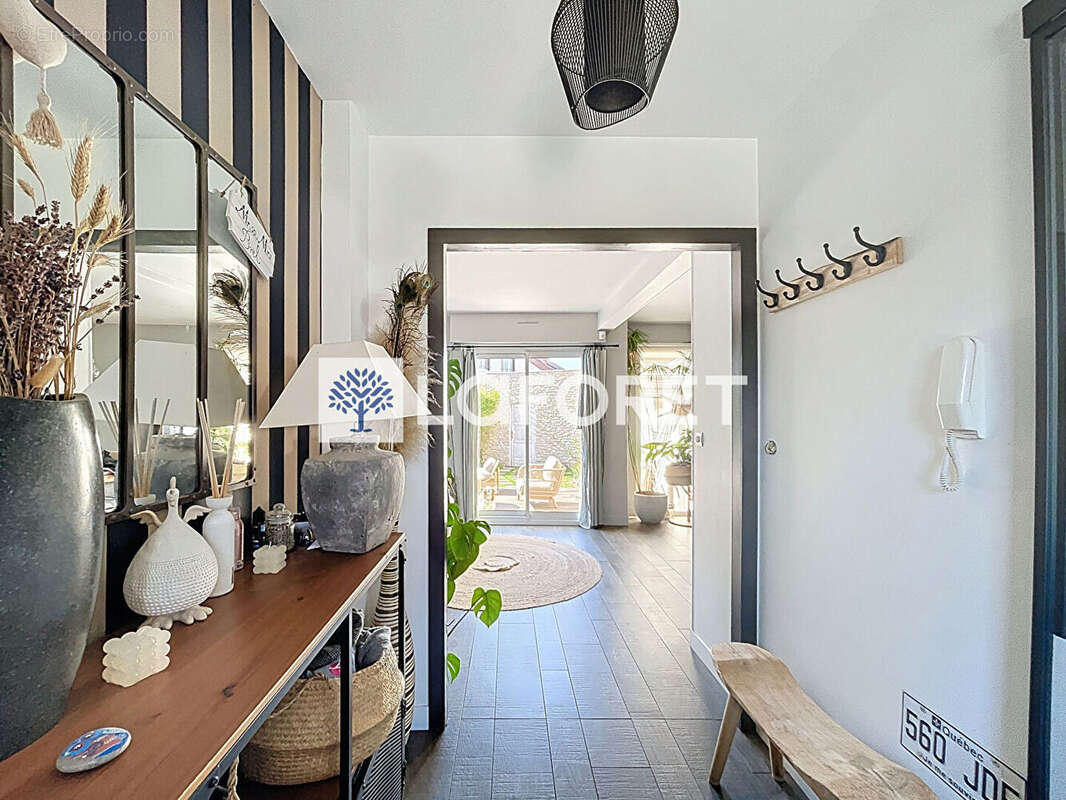 Maison à SAINT-NOM-LA-BRETECHE