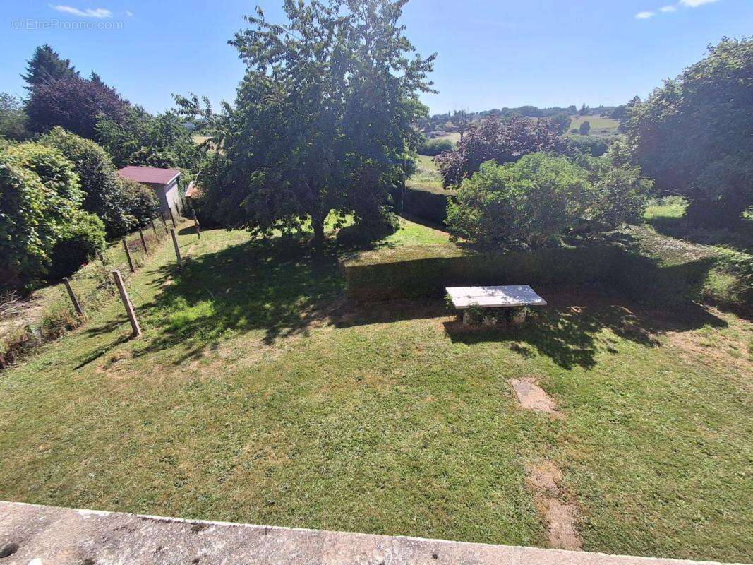 Maison 93 m² à Le Chatenet-En-Dognon  - photo 4