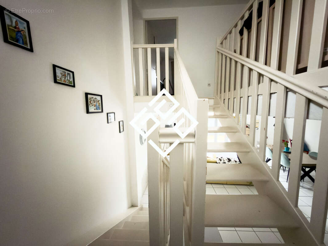 Appartement à LEZIGNAN-CORBIERES