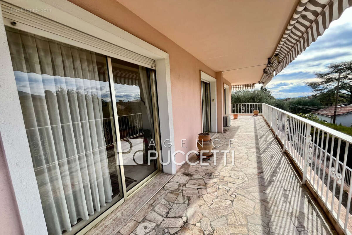 Appartement à VENCE