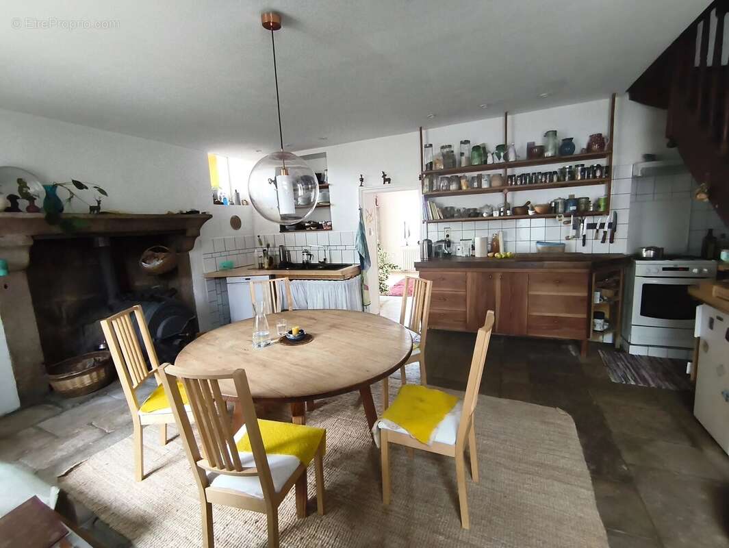 Maison à CHATELUS-MALVALEIX