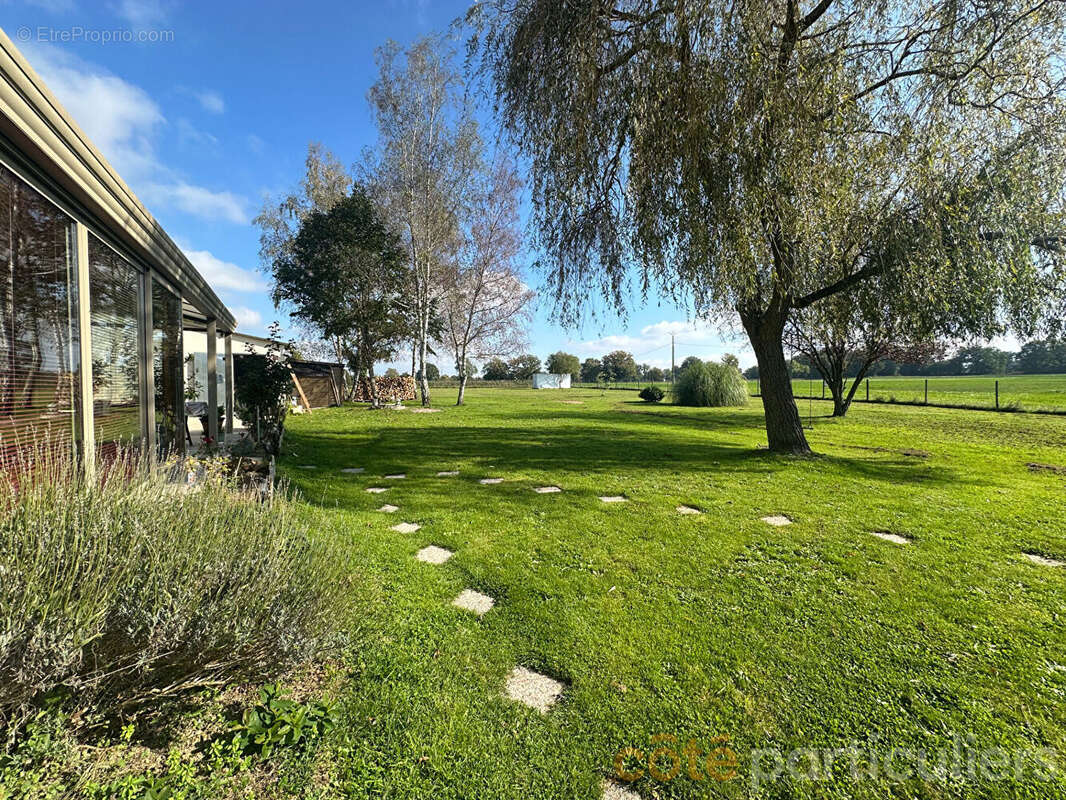 Maison à LE CHATELET