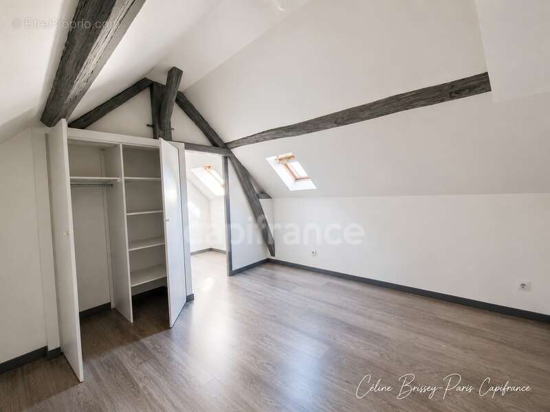 SPÉCIAL INVESTISSEURS 1 maison, 2 appartements, 1 revenu immédiat ! - photo 13