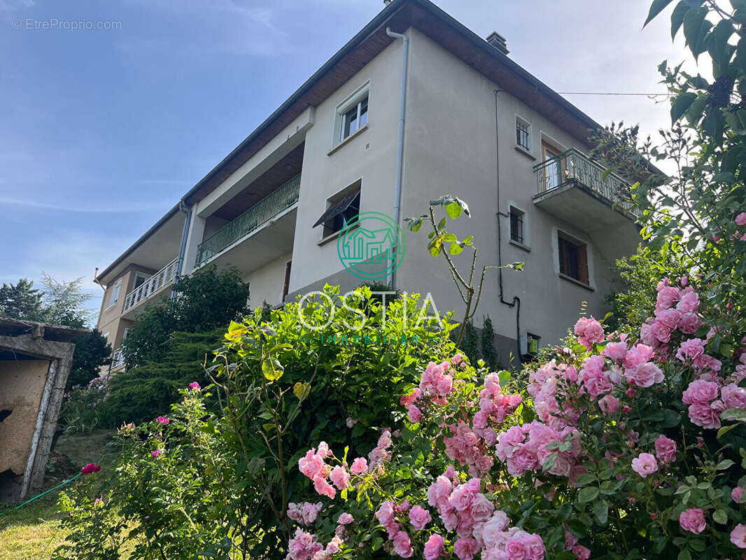 Maison à GENILAC