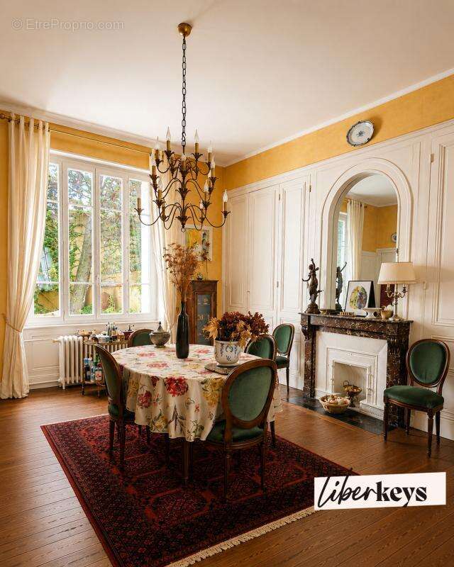 Maison bourgeoise du XIXème siècle - 223 m²- Centre de Vienne - photo 5